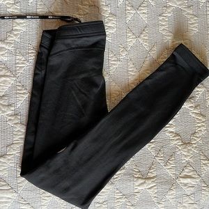 Sugoi winter running tights. Black. Size small. No holes or tears.